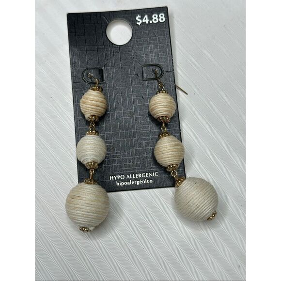 Walmart Tan & White 3 Inch Ball Dangle - Picture 5 of 5